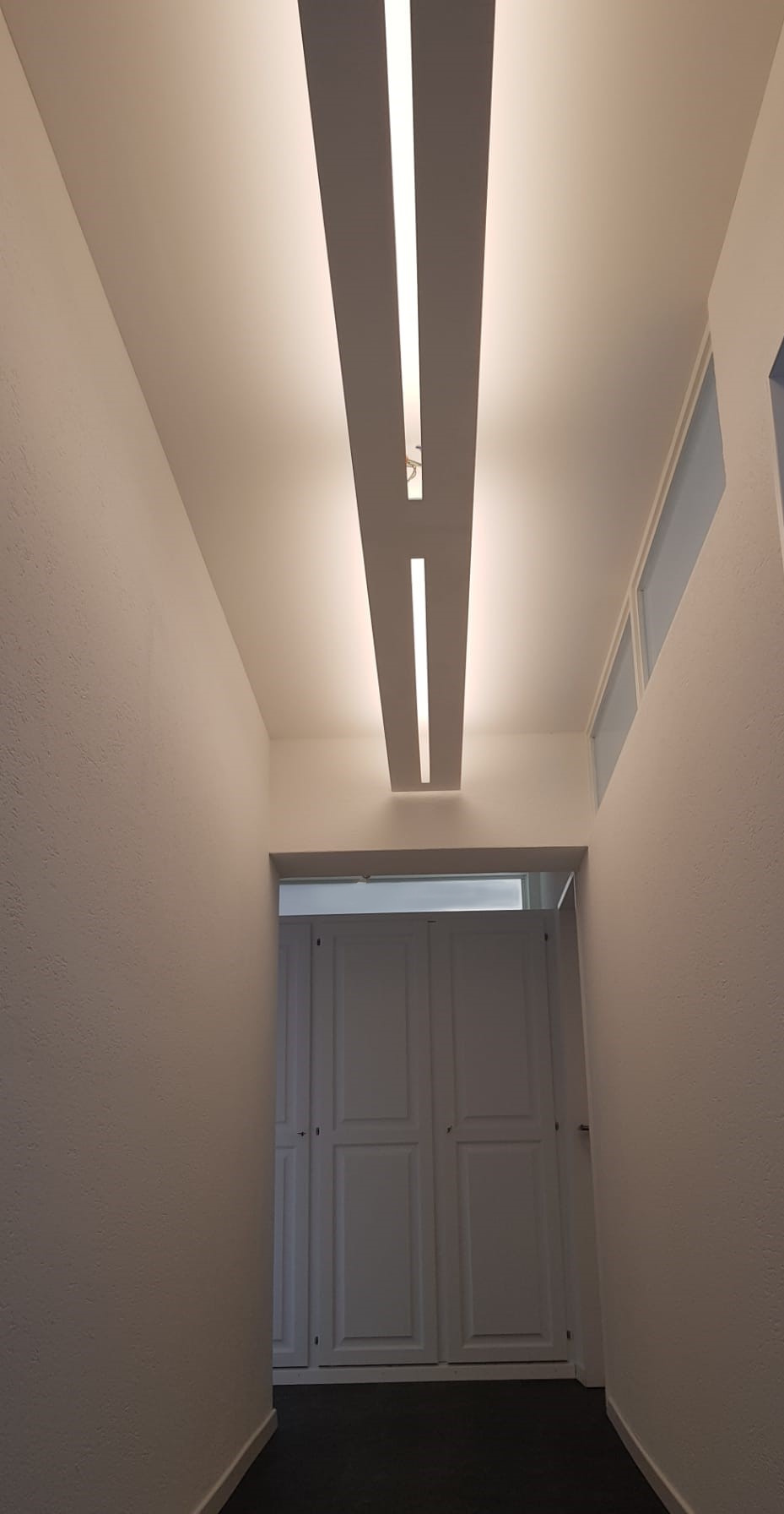 Indirekte LED Beleuchtung Korridor